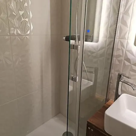 Apartment Appartement, Nation, 1mn A Pied Du Metro 1,2,6,9 Et Rer A, 2-6p,2br- 2 Toilet-1wc Paris